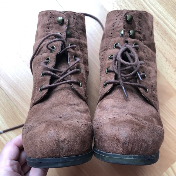 MOSSIMO // wedge booties // suede // hook+tie // camel brown - Picture 4 of 8